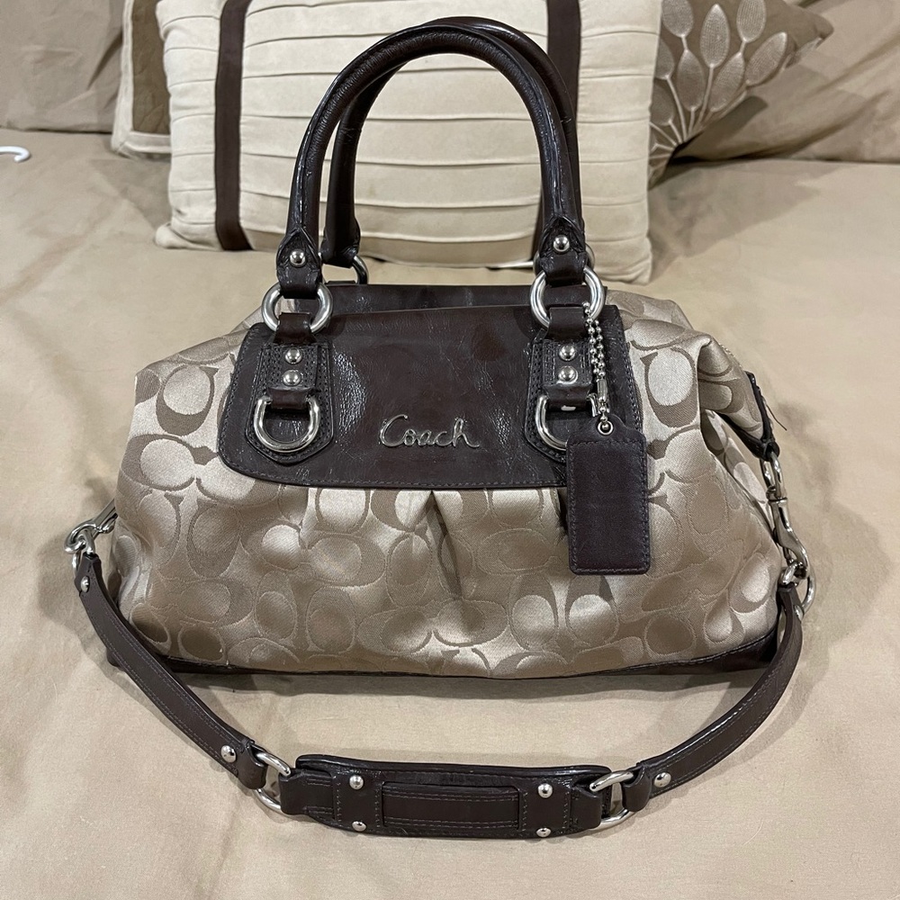 Coach purse!!